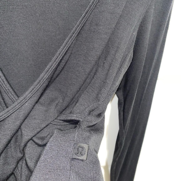 Lululemon Black Wrap Long Sleeve Top - Picture 3 of 3